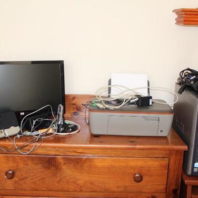 #302  Lot-HP monitor, HP Printer,Dell computer w/keyboard (largre print keys), cords & adaptors, speakers
PRICE:  $20