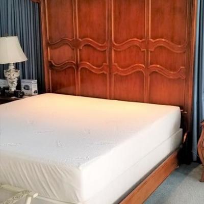 King bed with new TempurPedic mattress
