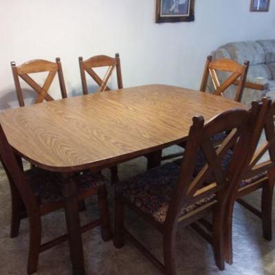 Dining Table/4 Chairs/3 Leaves