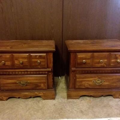 Set of 2 Bassett Nightstands