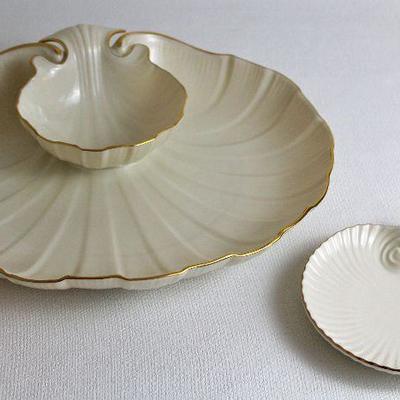 Lenox scallop shell serving platter with condiment dish, shell motif dish