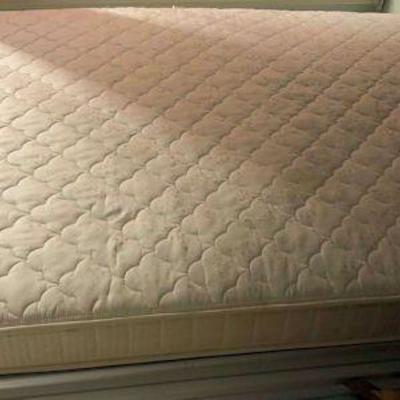 WHF015 Serta Queen Size Mattress