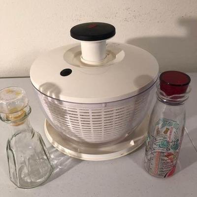 Salad Spinner with Dressing Jars