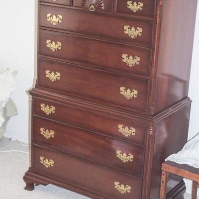 Vintage Kling Factory solid mahogany chest on chest 32" W x 22" D x 56" H