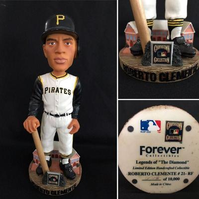Roberto Clemente #21.  Pirates .Forever Collectibles Legends of "The Diamond". Limited edition, handcrafted. Bobble-head....