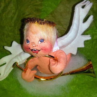 Annalee Angel on a cloud (1990)