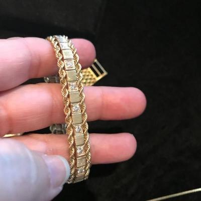 All jewelry reviewed and detailed by Jewelry Appraiser: 14K GOLD WITH 1.0 CT DIAMONDS. $1,950