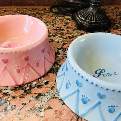 Cutest dog bowls.