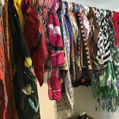 Scarves and shawles. 