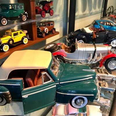 Collectible cars; die-cast model cars; approx. 100 of them! 1:18 size mainly, with models made by Maisto, Hotwheels, Welly ...  From...
