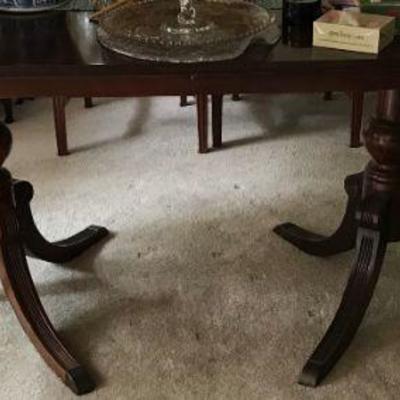 Drexel New Travis Court Collection Mahogany Dining Table & 4 Chairs
