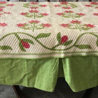 Queen size quilt and bed skirt