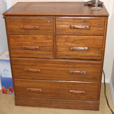 A. Brandt Ranch Oak Chest of drawers