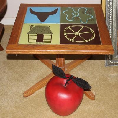Another view of the A. Brandt Ranch Oak side table