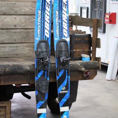 O'Brien water skis