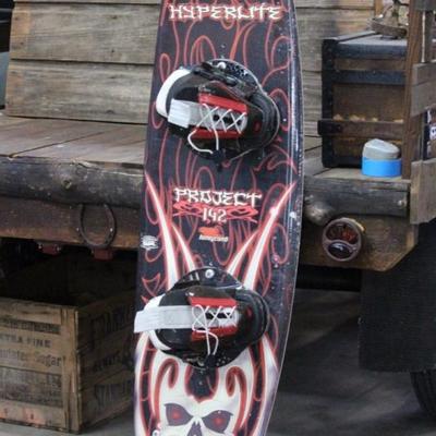 Hyperlite Project 142 wakeboard