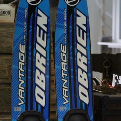 O'Brien water skis