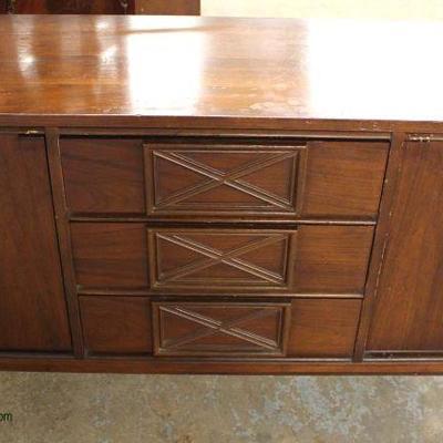 “Bassett Furniture” Mid Century Modern Danish Walnut Credenza – auction estimate $100-$300 