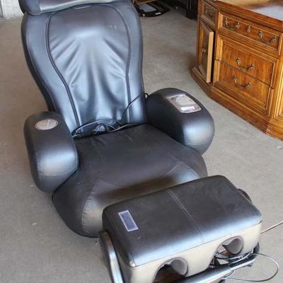  2 Piece Modern Leather Massage Chair â€“ auction estimate $200-$400 