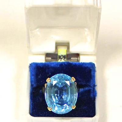 18 Karat Yellow Gold with Approximately 10 Carats Plus Blue Topaz Ring â€“ auction estimate $200-$400 