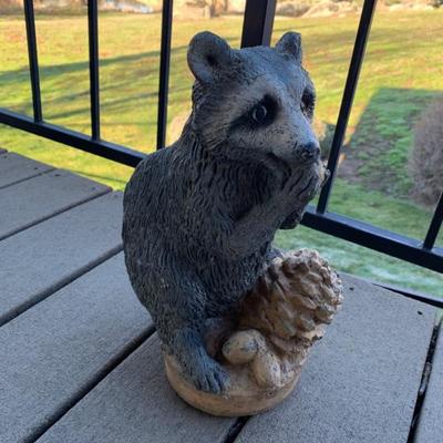 Raccoon statue 