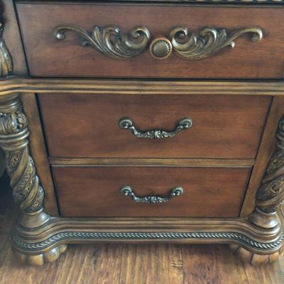 Ornate Cherry Stain Master Bedroom Set 