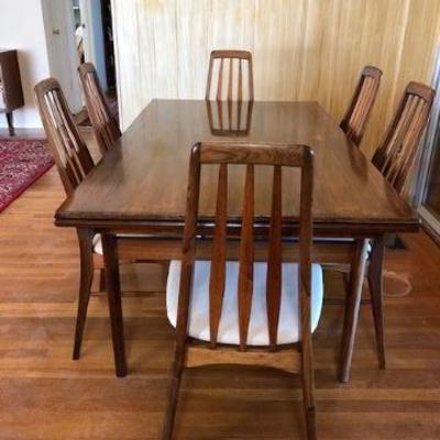 Danish furniture maker Henning Kaerjnulf for Vejle Stole Dining Room Table with 6 Chairs - Excellent Condition! Opens up with 2 internal...