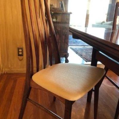 Danish furniture maker Henning Kaerjnulf for Vejle Stole Dining Room Table with 6 Chairs - Excellent Condition! Opens up with 2 internal...