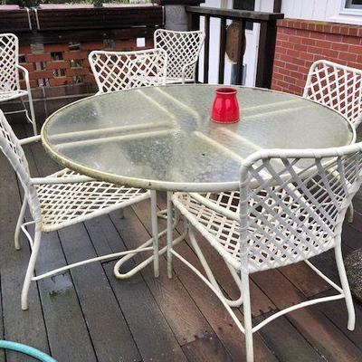 Brown Jordan Outdoor table with chairs