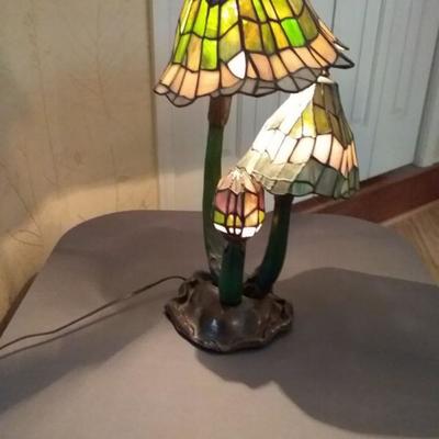 Tiffany Style Mushroom Leaded Stain Glass Lamp