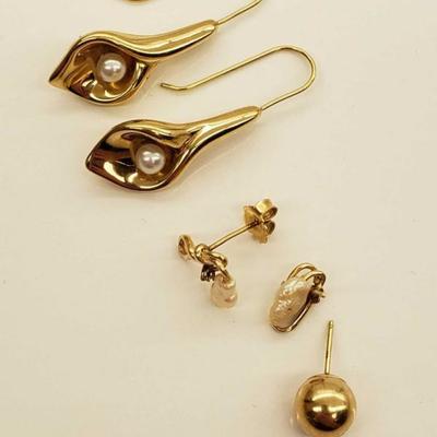 #587: 2 Sets of 10k Gold Earrings with Pearls, 1 10k Ball Earring
2 Sets of 10k Gold Earrings with Pearls, 1 10k Ball Earring