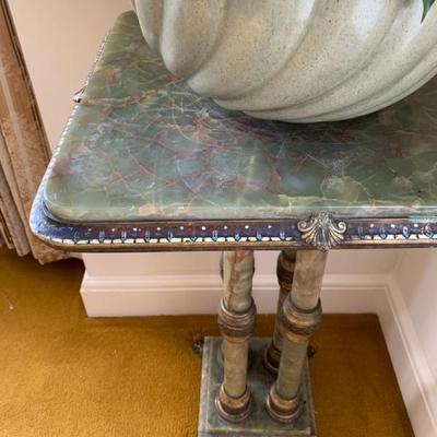 Green Marble Stand with Enamel and Paw Foot