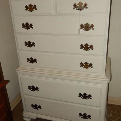 Chest of drawers 