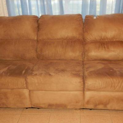 Sofa with dual recliners