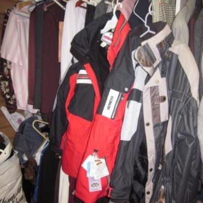 Tons of Skis Women's -size 8 Men's 9 & 10's With all Ski Clothing & Extras