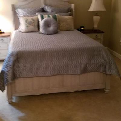 Bassett Vaughn Arendelle Whitewashed finish Mansion Style Queen bed, dresser, night stands, Mirror
