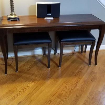 Ethan Allen Hallway table, 2 benches