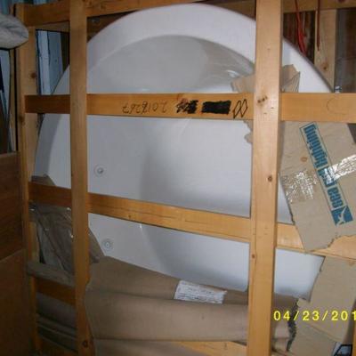 Minimum Bid: $1500.000
Jetted tub - 69" Etoile Round Whirlpool 
New, still in crate. 
Features:
1-HP Pump
Air Switch with Timer...