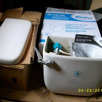 Hi efficiency toilet tank 
