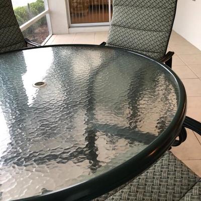 Glass-top Patio Table w/4 Chairs 