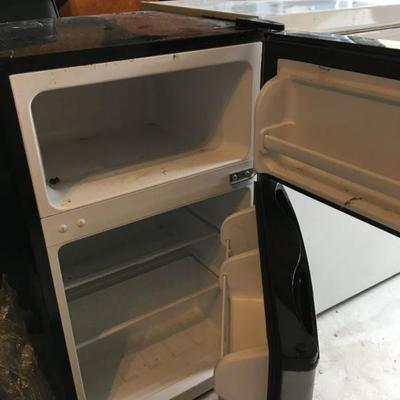 Avanti refrigerator/ freezer apartment