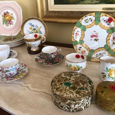 Tea cups! Tea cups! Tea cups! 