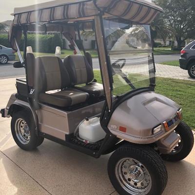 Like New 2010 Street Legal Electric Par Car with Bucket Seats and Seat Belts - $3,200