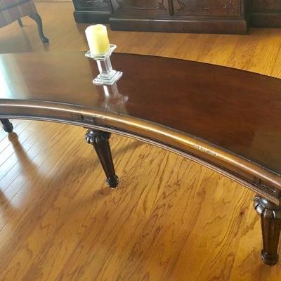 Curved Colonial-style Coffee Table (73
