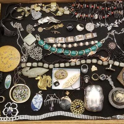 Fine selection of vintage jewelry 