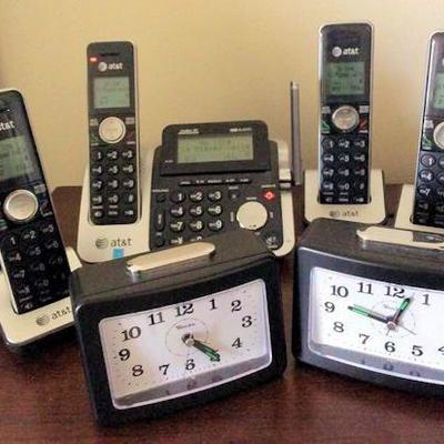 PVT033 Clocks & Phones