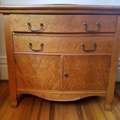 Atq Birds Eye Maple Washstand