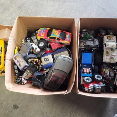 #220: 3 Boxes of Diecast and Model Cars with Other Collectable Cars
3 Boxes of Diecast and Model Cars with Other Collectable Cars