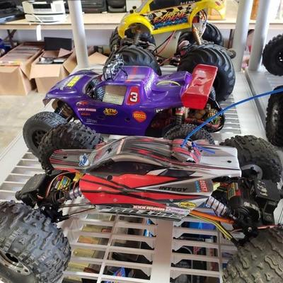 #218: 3 Electric Offroad RC Cars, 2 are 4WD
3 Electric Offroad RC Cars, 2 are 4WD