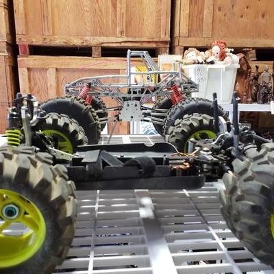 #216: 2 Electric Offroad 4WD RC Cars
2 Electric Offroad 4WD RC Cars